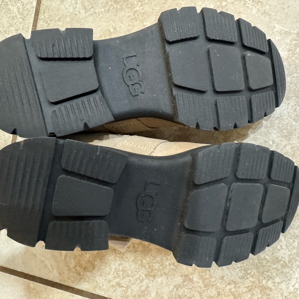 UGG Black and Tan Sole Boots - Picture 8 of 9